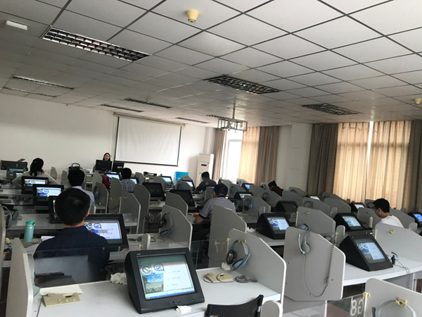 9 吴雅琦老师为开云kaiyun官网（武汉）公派出国教师开展国别培训_副本.png